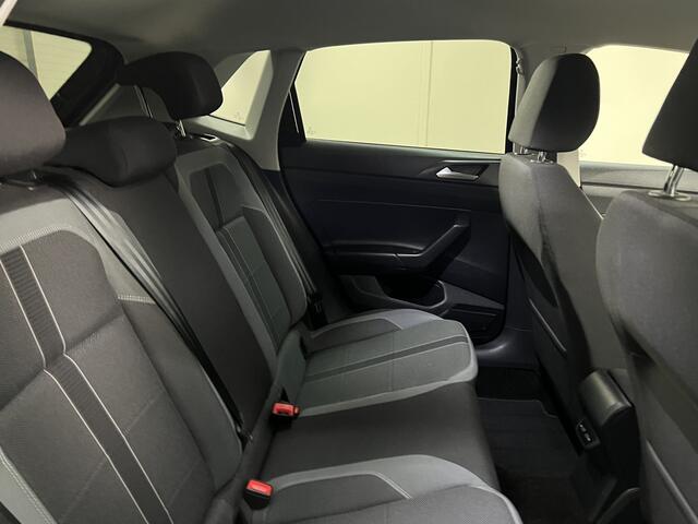 Volkswagen POLO 1.0 TSI Highline 110 PK DSG december 2020 Apple / Navi / Airco / PDC