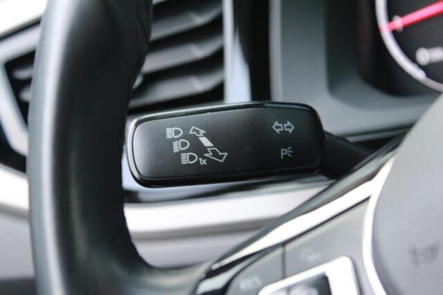 Volkswagen POLO 1.0 TSI R-Line Edition | ACC | Carplay |