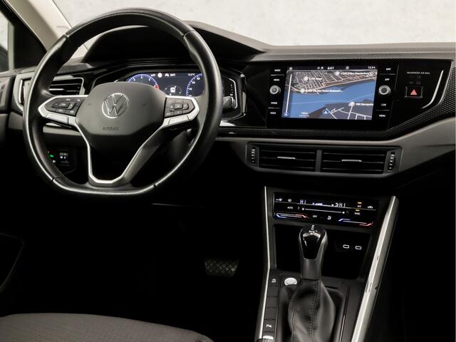 Volkswagen POLO 1.0 TSI Sportline Automaat (VIRTUAL COCKPIT, APPLE CARPLAY, GROOT NAVI, KEYLESS, CLIMATE, CAMERA, LM VELGEN, SPORTSTOELEN, GETINT GLAS, NIEUWSTAAT)