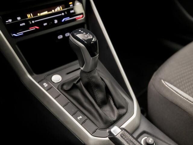 Volkswagen POLO 1.0 TSI Sportline Automaat (VIRTUAL COCKPIT, APPLE CARPLAY, GROOT NAVI, KEYLESS, CLIMATE, CAMERA, LM VELGEN, SPORTSTOELEN, GETINT GLAS, NIEUWSTAAT)