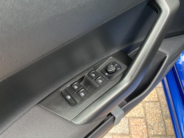 Volkswagen POLO 1.0 TSI Life / GARANTIE TM 01-2027/ FULL-LED/ APP-CONNECT/ PARK. SENSOREN V+A/ ACC/ NAVI/ DAB/ START-STOP SYSTEEM/ DIGITAL DASH/ CLIMA/ ISOFIX/ 16'' LMV