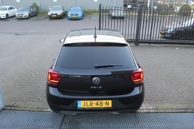 Volkswagen POLO 1.0 TSI Highline Climate control/Stoelverwarming/Navigatie/Apple car play/Verwarmbare buitenspiegels/Parkeerassistent/Privacy glass/Cruise control