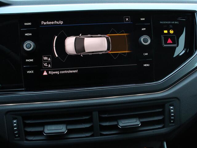 Volkswagen POLO 1.0 TSI 110pk Highline Plus DSG | Apple Carplay/Android Auto | Dab | Parkeer sensoren | Extra Getint Glas | Adaptive Cruise Control