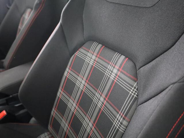 Volkswagen POLO 2.0 TSI GTI 20PK DSG | Digitaal dashboard | Navigatie | Parkeersensoren voor + achter | 18"LM velgen |