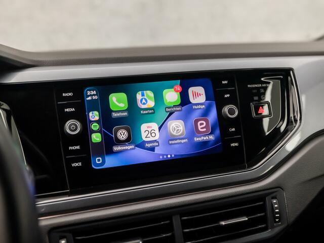 Volkswagen POLO 2.0 TSI GTI 200Pk Automaat (VIRTUAL COCKPIT, APPLE CARPLAY, GROOT NAVI, BEATS AUDIO, KEYLESS, SPORTSTOELEN, STOELVERWARMING, CRUISE, LED KOPLAMPEN, PARKEERSENSOREN, NIEUWSTAAT)
