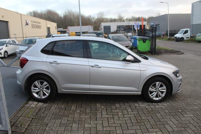 Volkswagen POLO 1.0 TSI Airco/Apple carplay/Licht metalen velgen/Privacy Glass