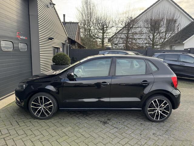 Volkswagen POLO 1.0 | Airco | Cruise Control | Parkeersensoren | Lichtmetalen Velgen | 5 Deurs |