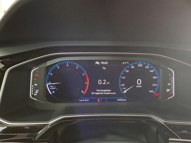 Volkswagen POLO 1.0 TSI 95pk R-Line / Virtual Cockpit Pro / App-Connect / Clima / Parkeersensoren / Donker Glas / 16" LMV