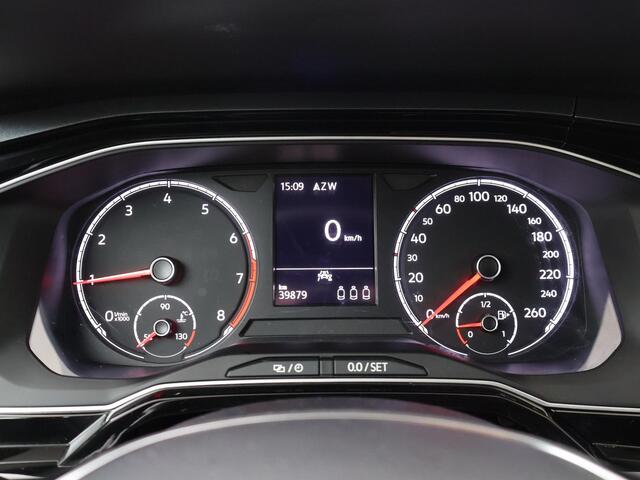 Volkswagen POLO 1.0 TSI Highline | 95 PK | Adapative cruise control | Parkeersensoren | Apple Carplay/Android Auto |