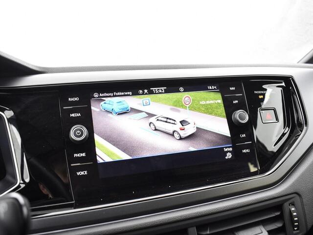 Volkswagen POLO 1.0 TSI 95pk DSG R-Line · Apple/Android Car Play · Navigatie · P-Sensoren · ACC · Climatronic · 16'' Inch · Garantie t/m 10-01-2027 of 100.000km