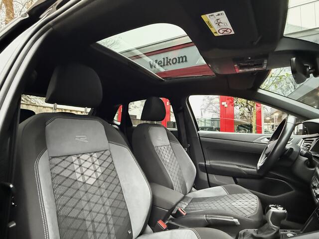 Volkswagen POLO 1.0 TSI AUT. *!* 2x R-LINE *!* PANODAK/ RADAR/ IQ LED/ 17 INCH/ VIRTUAL DASHBORD *!*