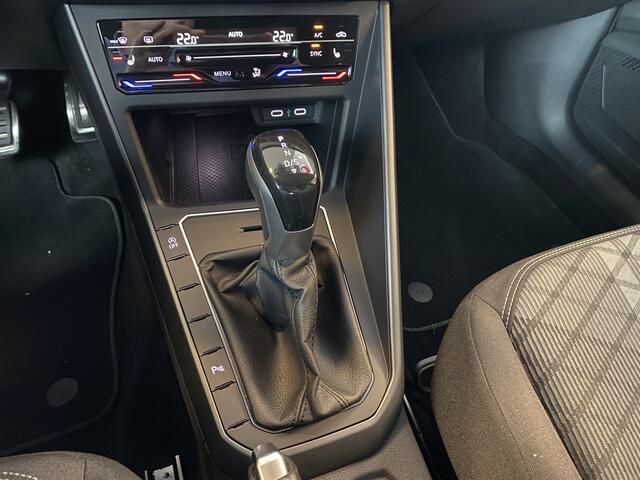 Volkswagen POLO 1.0 TSI R-Line Automaat, Navigatie,Virtual Cockpit,Adaptive Cruise control,Spraakbediening,Achteruitrijcamera,Parkeersensoren rondom/Apple carplay,Stoelverwarming,LED grill/IQ.light,Climate control,Draadloze Telefoonlader,DAB,17''Lichtmetalen Velgen