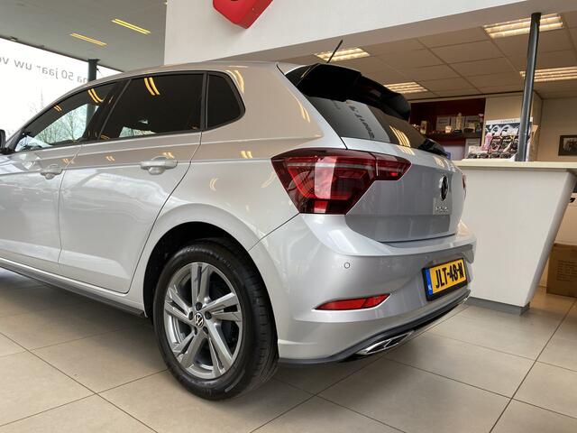 Volkswagen POLO 1.0 TSI R-Line Automaat, Navigatie,Virtual Cockpit,Adaptive Cruise control,Spraakbediening,Achteruitrijcamera,Parkeersensoren rondom/Apple carplay,Stoelverwarming,LED grill/IQ.light,Climate control,Draadloze Telefoonlader,DAB,17''Lichtmetalen Velgen