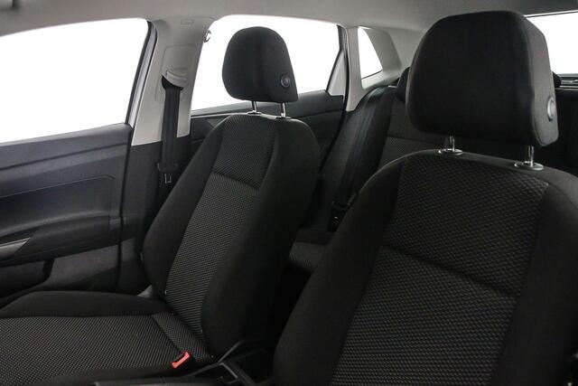 Volkswagen POLO Polo 1.0 MPI 80pk Cruise control, App connect, Parkeersensor achter, Airco, DAB, Radio, LED koplampen, Bluetooth