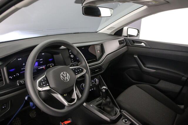 Volkswagen POLO Polo 1.0 MPI 80pk Cruise control, App connect, Parkeersensor achter, Airco, DAB, Radio, LED koplampen, Bluetooth