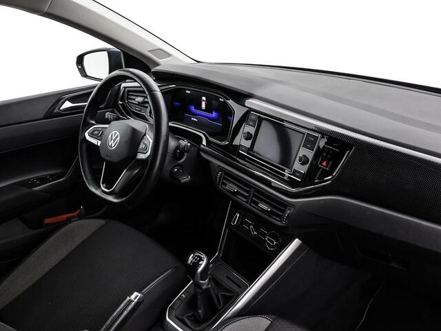 Volkswagen POLO 1.0 TSI 95pk Life · Apple/Android Car Play · P-Sensoren · DAB · Getint Glas · Airco · 15'' Inch · Garantie t/m 16-10-2027 of 100.000km
