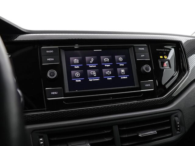 Volkswagen POLO 1.0 TSI 95pk Life · Apple/Android Car Play · P-Sensoren · DAB · Getint Glas · Airco · 15'' Inch · Garantie t/m 16-10-2027 of 100.000km