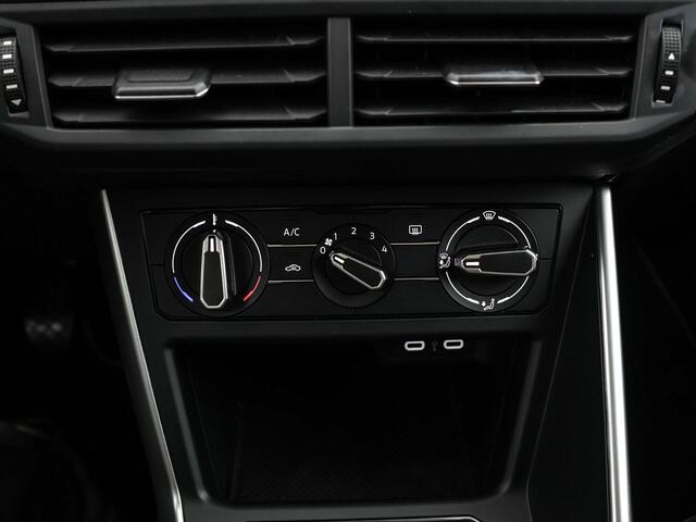 Volkswagen POLO 1.0 TSI 95pk Life · Apple/Android Car Play · P-Sensoren · DAB · Getint Glas · Airco · 15'' Inch · Garantie t/m 16-10-2027 of 100.000km