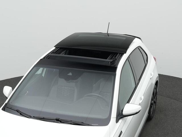 Volkswagen POLO 1.0 TSI 95 pk DSG R-Line | Panoramadak | IQ Light | Achteruitrijcamera | Stoelverwarming | Adaptive Cruise | Navigatie