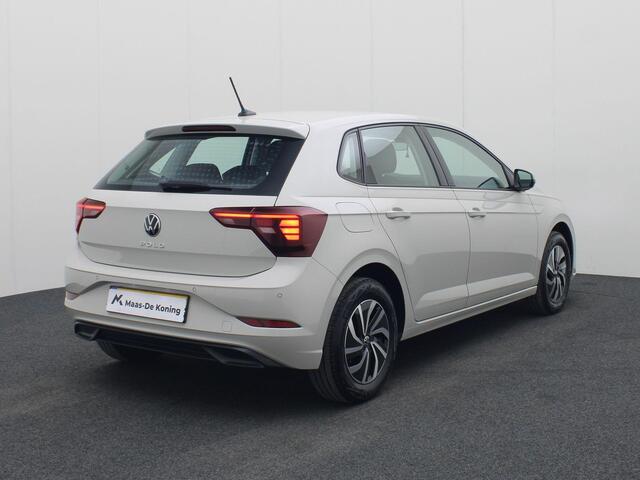 Volkswagen POLO 1.0TSI/95PK Life · Apple/Android Car play · Parkeersensoren · Airco