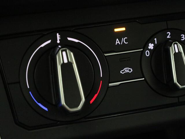 Volkswagen POLO 1.0TSI/95PK Life · Apple/Android Car play · Parkeersensoren · Airco