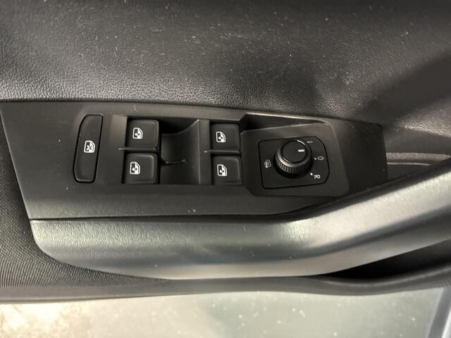 Volkswagen POLO 1.0 TSI 95pk R-Line Edition Apple/Android Car Play · P-Sensoren · DAB · Getint Glas · Airco · 16'' Inch ·