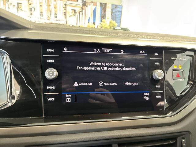 Volkswagen POLO 1.0 TSI 95pk R-Line Edition Apple/Android Car Play · P-Sensoren · DAB · Getint Glas · Airco · 16'' Inch ·