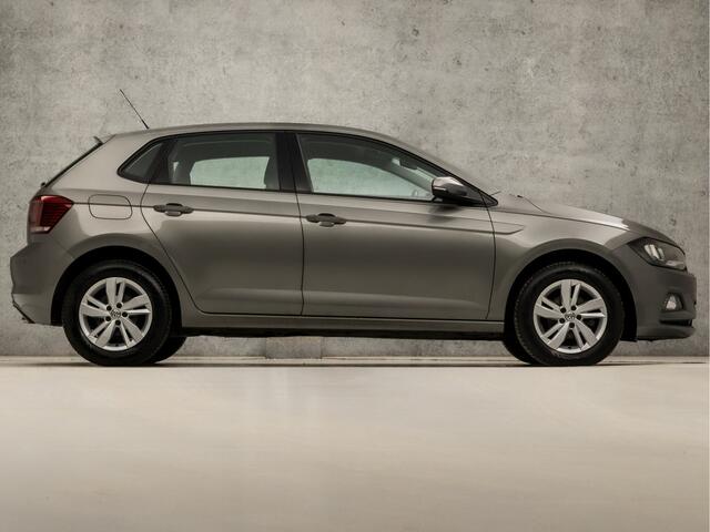 Volkswagen POLO 1.0 TSI Sportline (APPLE CARPLAY, GROOT NAVI, CLIMATE, PARKEERSENSOREN, LM VELGEN, NIEUWE APK, NIEUWSTAAT)