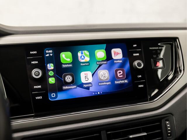 Volkswagen POLO 1.0 TSI Sportline (APPLE CARPLAY, GROOT NAVI, CLIMATE, PARKEERSENSOREN, LM VELGEN, NIEUWE APK, NIEUWSTAAT)