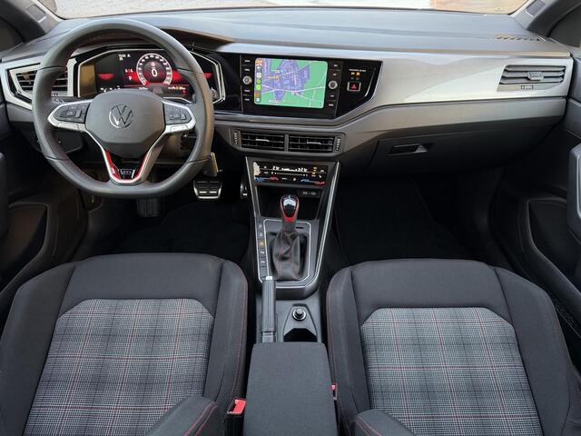 Volkswagen POLO GTI 2.0 TSI GTI Automaat / Adaptief Onderstel DCC / Adaptieve CC / Navigatie / Virtual Cockpit / Sportstoelen / Apple Carplay & Android / Stoelverwarming / 1.200 kg trekgewicht / Dodehoek Detectie / Park Assistent /