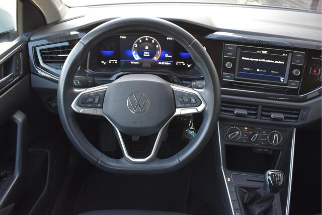 Volkswagen POLO 1.0 MPI Life Facelift! Virtual cockpit, Stoelverwarming, Carplay, PDC
