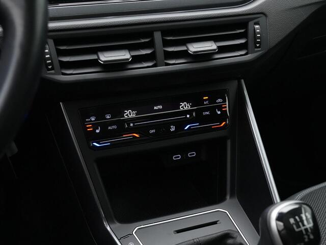 Volkswagen POLO 1.0 TSI 95 pk Style | Panoramadak | IQ Light | Beats | Stoelverwarming | Navigatie | Parkeersensoren voor/achter