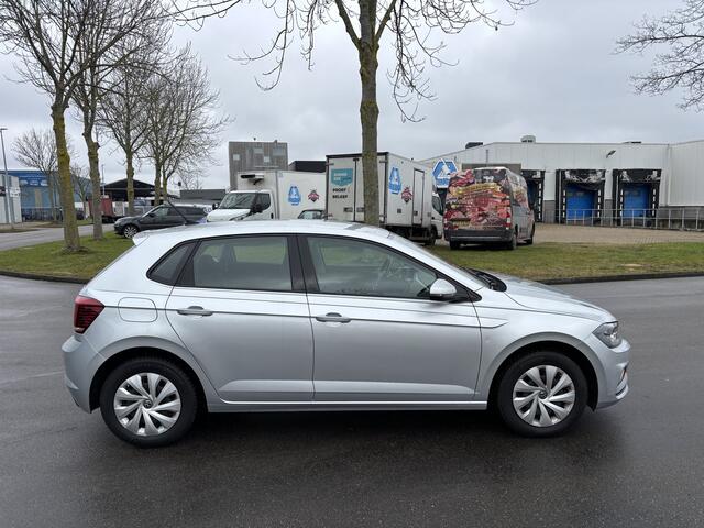 Volkswagen POLO 1.0 TSI Comfortline 5-Deurs 96 PK. Prachtige en zuinige auto van de eerste eigenaar !!!