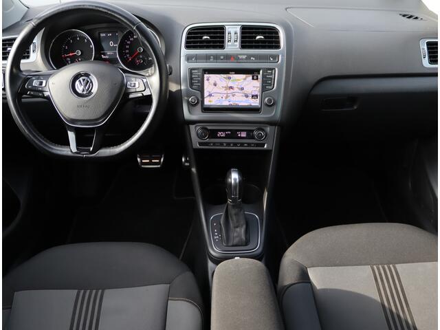 Volkswagen POLO 1.2 TSI Highline | Navigatie | LED | Stoelverwarming