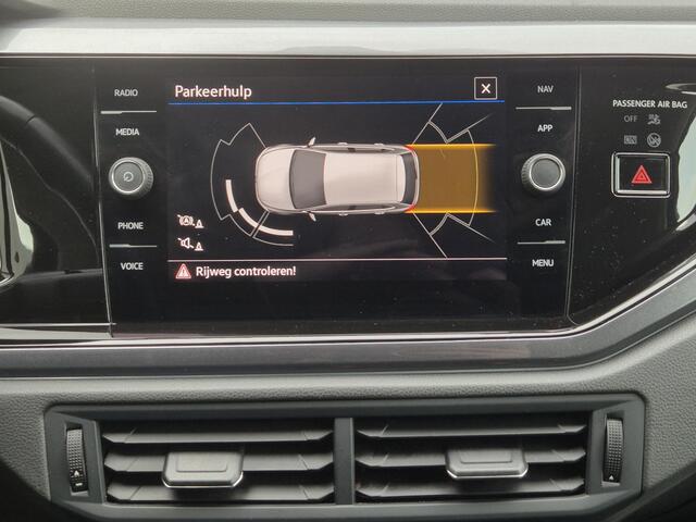 Volkswagen POLO 1.0 TSI Style Automaat / All season banden / Stoelen-pakket / Virtual cockpit / Stoelverwarming / Adaptief cruise control / Apple Carplay Android Auto / Trekgewicht 1100 kg / Climate control / Parkeersensoren voor en achter /