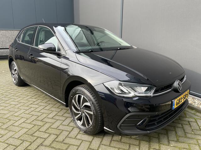 Volkswagen POLO 1.0 TSI Life Airco- Apple carplay - Cruise control - Navigatie - Parkeersensoren - Licht metalen velgen 15 inch - Bluetooth - Led verlichting - Radio - Elektrische ramen - Start/stop systeem - Stuur leder