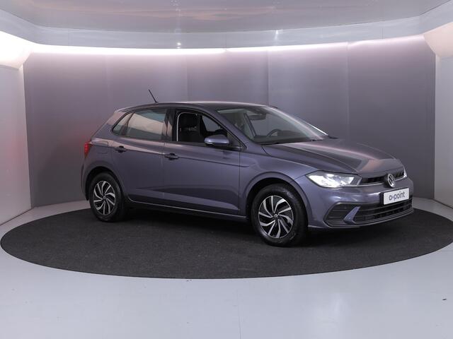 Volkswagen POLO 1.0 TSI Life 95 PK | Navigatie via app | LM velgen | Parkeersensoren voor en achter |