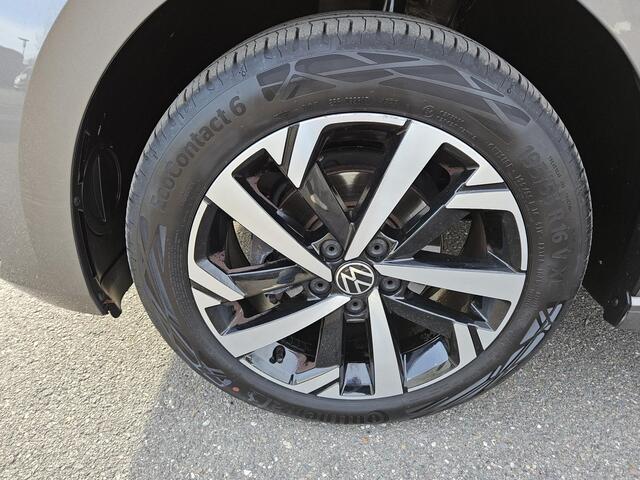 Volkswagen POLO 1.0 TSI Comfortline Virtual Cockpit | Parkeersensoren voor en achter | LM Velgen | Navigatie | Apple Carplay of Android Auto