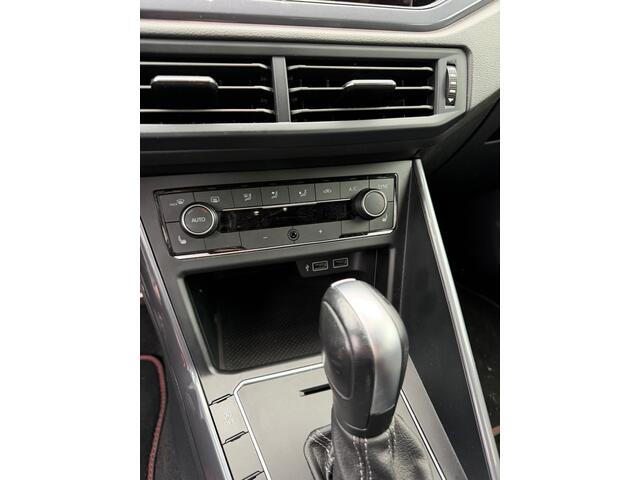 Volkswagen POLO 1.5 TSI 150pk DSG 3x R-line Highline Led , Panorama schuifdak, Virtual cockpit , Stoelverwarming , PDC, DAB+, Carplay, Achteruitrijcamera , LMV , etc. (nieuwe APK)