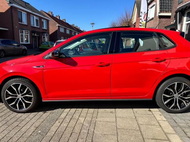 Volkswagen POLO 1.0 TSI HIGHLINE R-Line uitgevoerd
