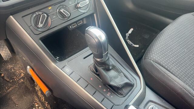 Volkswagen POLO 1.0 TSI Comfortline Business AUTOMAAT / CARPLAY / NAVI / AIRCO / BLUETOOTH / ACC / NL-AUTO