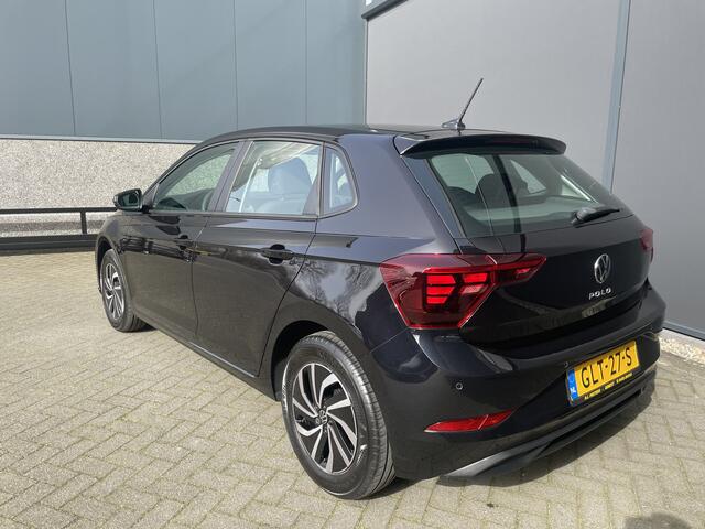 Volkswagen POLO 1.0 MPI Polo Airco - Apple carplay - Cruise control - Parkeersensoren - Licht metalen velgen 15 inch - Stuur multifunctioneel - Radio - Start/stop systeem - Elektrische ramen - Led verlichting - Stoffen b