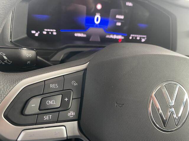 Volkswagen POLO 1.0 MPI Polo Airco - Apple carplay - Cruise control - Parkeersensoren - Licht metalen velgen 15 inch - Stuur multifunctioneel - Radio - Start/stop systeem - Elektrische ramen - Led verlichting - Stoffen b