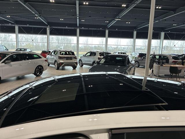 Volkswagen POLO 2.0 TSI 207pk DSG GTI Edition 25 · Panoramadak · Leder GTI Design · Camera · Beats Audio · Matrix LED · Apple/Android Car Play · Garantie t/m 10-01-2029 of 100.000km