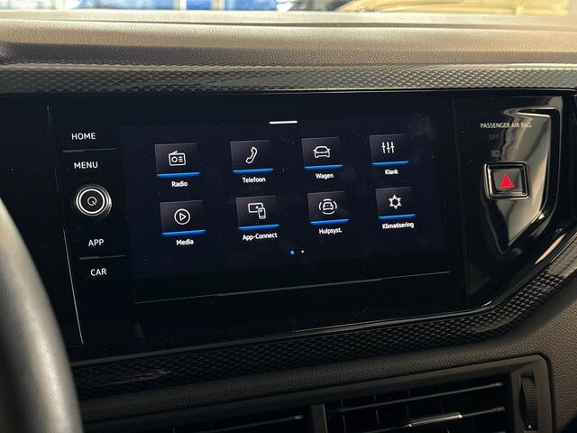 Volkswagen POLO 1.0 95pk TSI Life Edition Parkeersensoren voor en achter | Velgen 'Essex', 15 inch lichtmetaal | Achteruitrijcamera (Rear View)