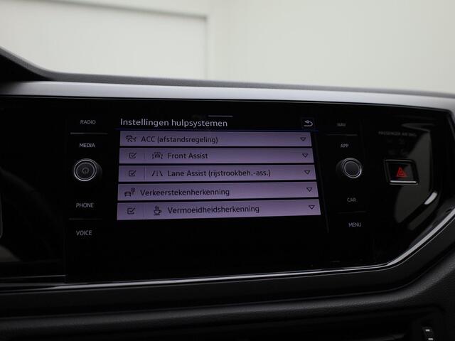 Volkswagen POLO 1.0 TSI 95pk R-Line · Navigatie · Apple/Android Car Play · Camera + Parkeersensoren · Garantie t/m 10-07-2027 of 100000km.