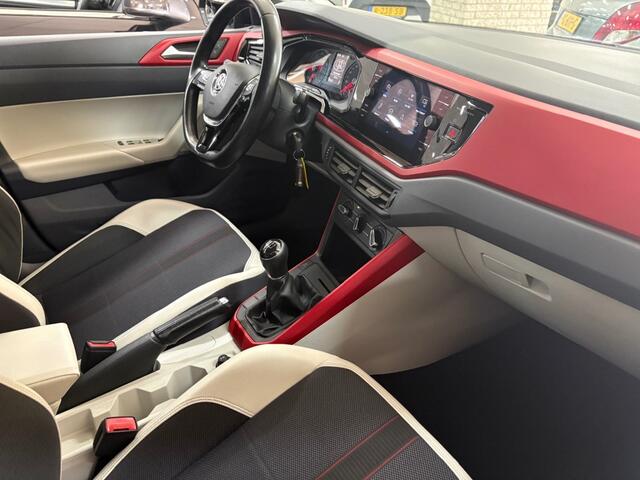 Volkswagen POLO TSI 95pk BEATS NL NAP Navigatie Leder Apple Android