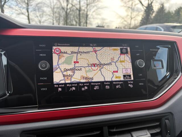 Volkswagen POLO TSI 95pk BEATS NL NAP Navigatie Leder Apple Android