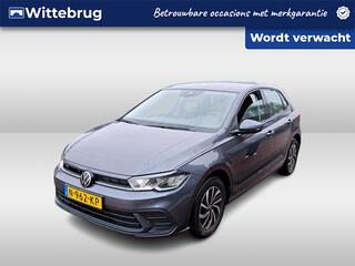 volkswagen-polo-1.0-tsi-life---app-