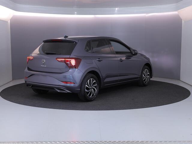 Volkswagen POLO GP Life Edition 1.0 95 pk 5 versn. Hand | 15" LM | Stoelverwarming | Camera |